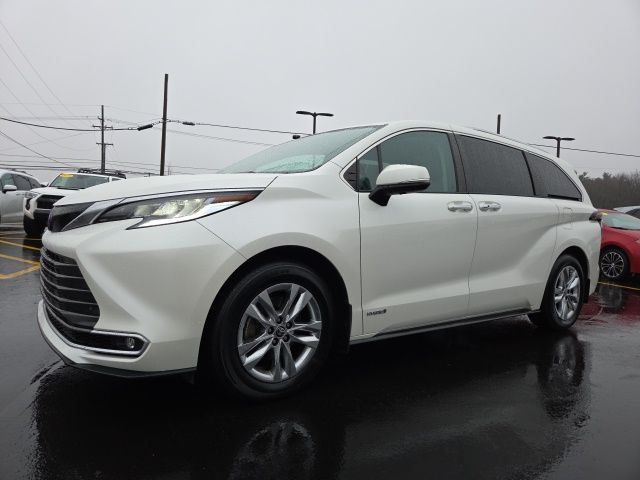 2021 Toyota Sienna Limited photo 3