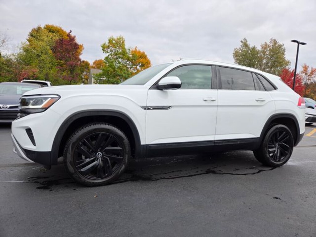 Used 2023 Volkswagen Atlas Cross Sport 2.0T SE w/Technology SUV