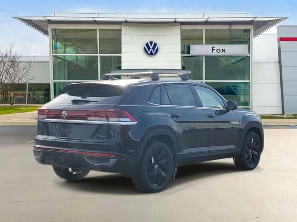 New 2026 Volkswagen Atlas Cross Sport 2.0T SE w/Technology SUV