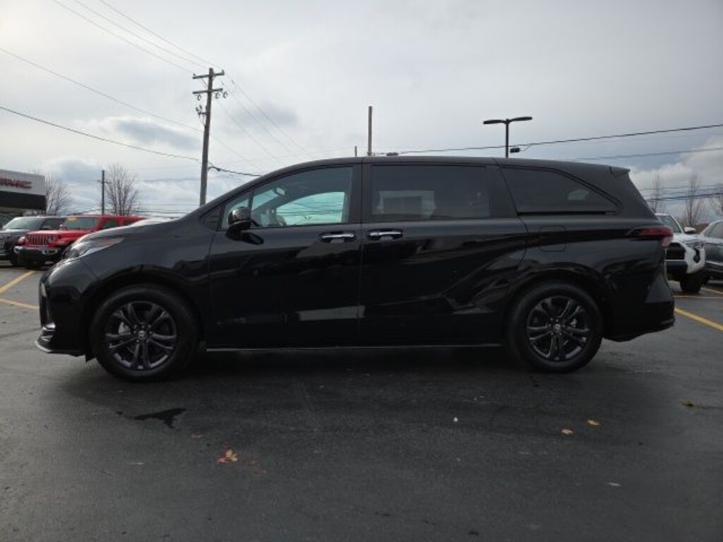 Used 2025 Toyota Sienna XSE 7 Passenger Van Passenger Van