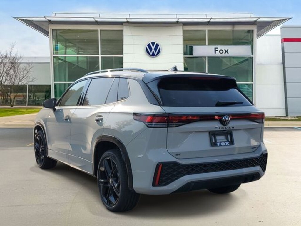 New 2026 Volkswagen Tiguan SE R-Line Black SUV