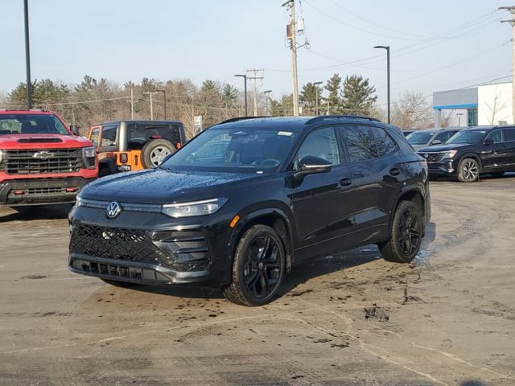 New 2026 Volkswagen Tiguan 2.0T SE R-Line Black SUV