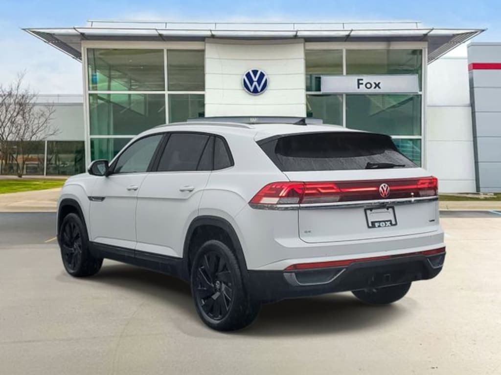 New 2026 Volkswagen Atlas Cross Sport 2.0T SE w/Technology SUV