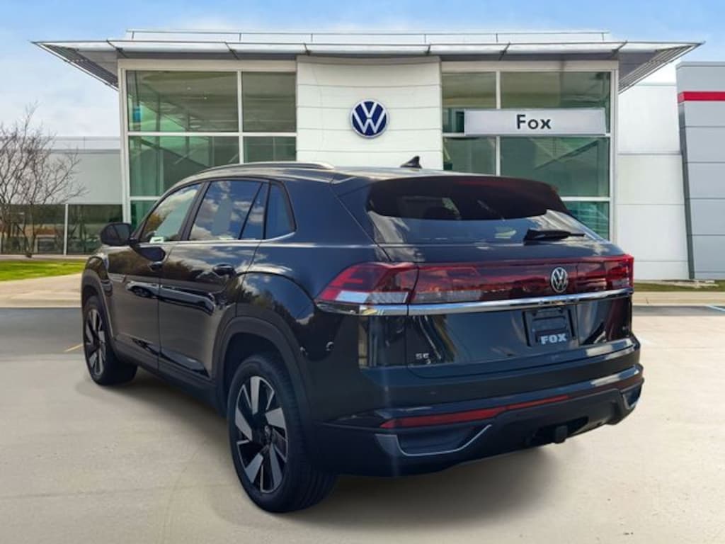 New 2026 Volkswagen Atlas Cross Sport 2.0T SE w/Technology SUV