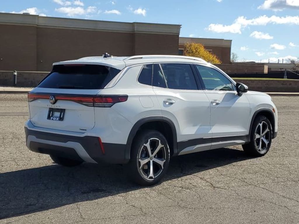 New 2026 Volkswagen Tiguan 2.0T SE SUV