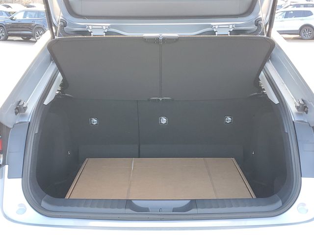 2026 Toyota Prius LE - Photo 7