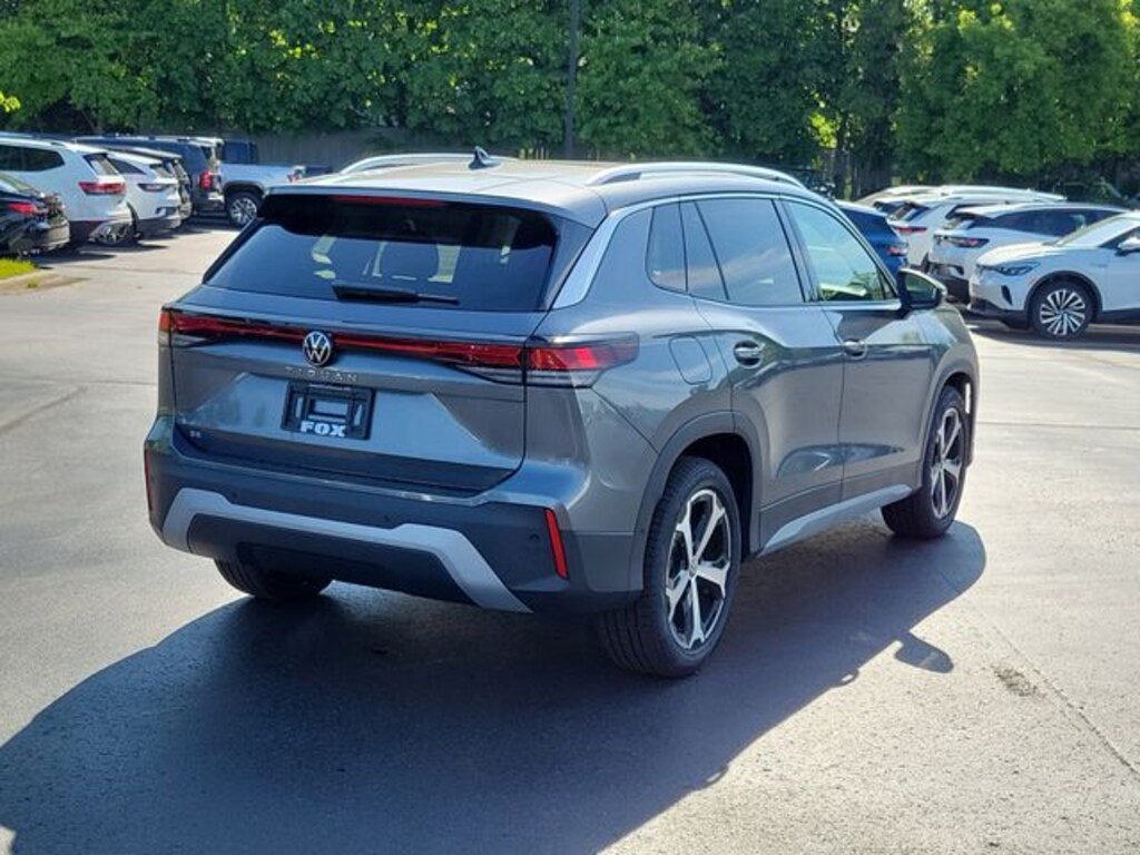 New 2026 Volkswagen Tiguan 2.0T SE SUV