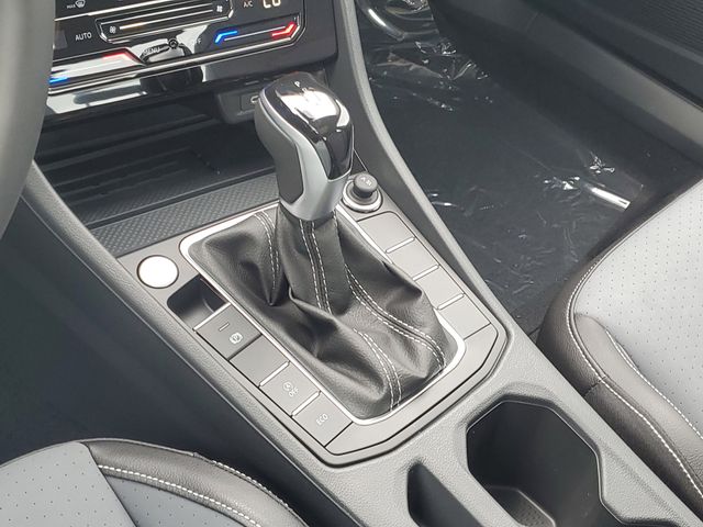 2025 Volkswagen Jetta SE - Photo 22
