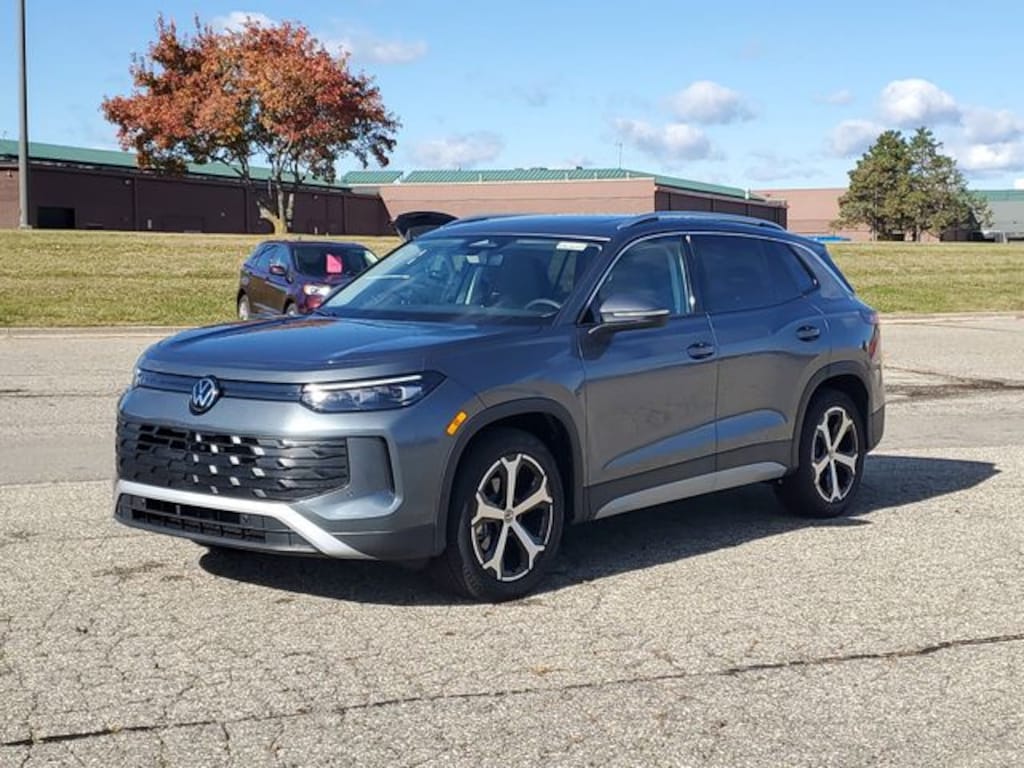 New 2026 Volkswagen Tiguan 2.0T SE SUV