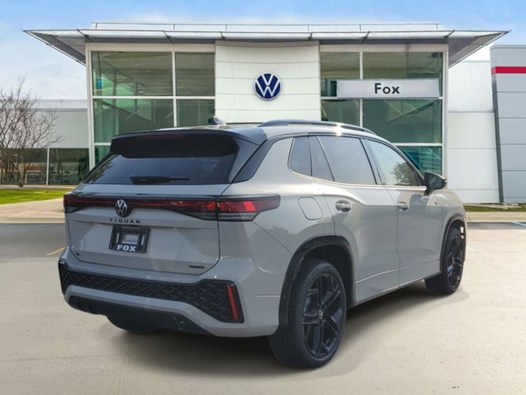 New 2026 Volkswagen Tiguan SE R-Line Black SUV