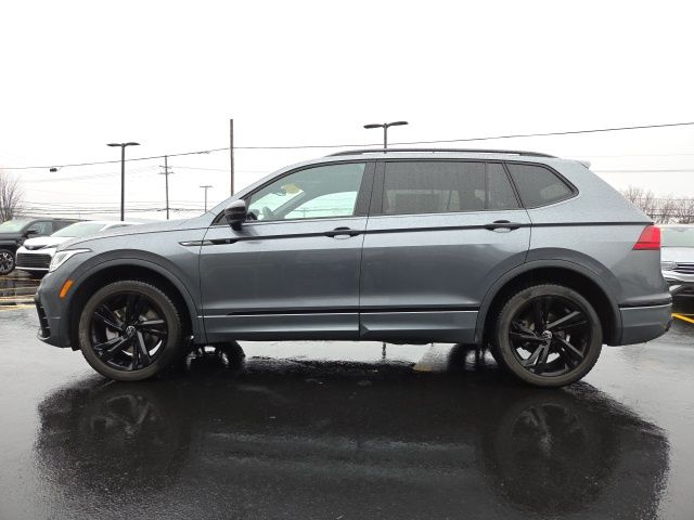 2023 Volkswagen Tiguan SE R-Line Black photo 3