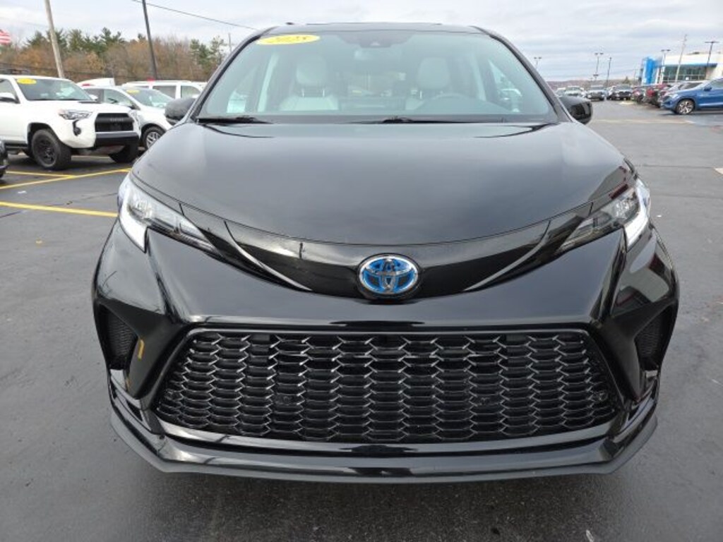 Used 2025 Toyota Sienna XSE 7 Passenger Van Passenger Van