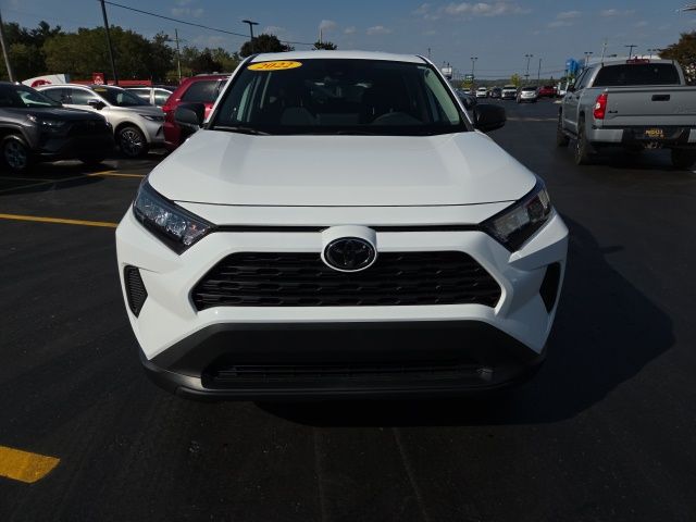 2022 Toyota RAV4 LE photo 2