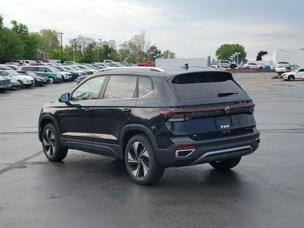 New 2026 Volkswagen Taos 1.5T SE SUV
