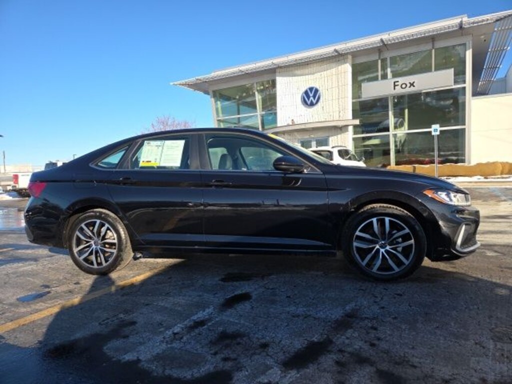 Used 2025 Volkswagen Jetta 1.5T SE Sedan