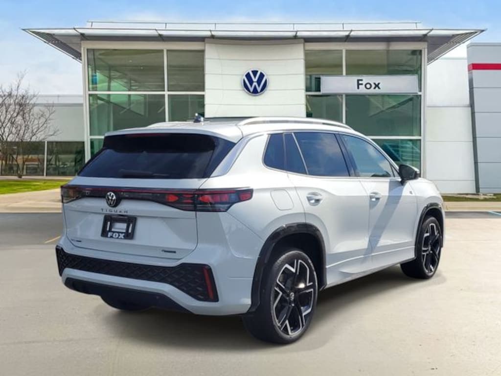 New 2026 Volkswagen Tiguan SEL R-Line Turbo SUV