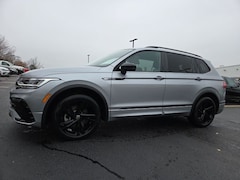 used 2023 Volkswagen Tiguan 2.0T SE R-Line Black SUV for sale near detroit