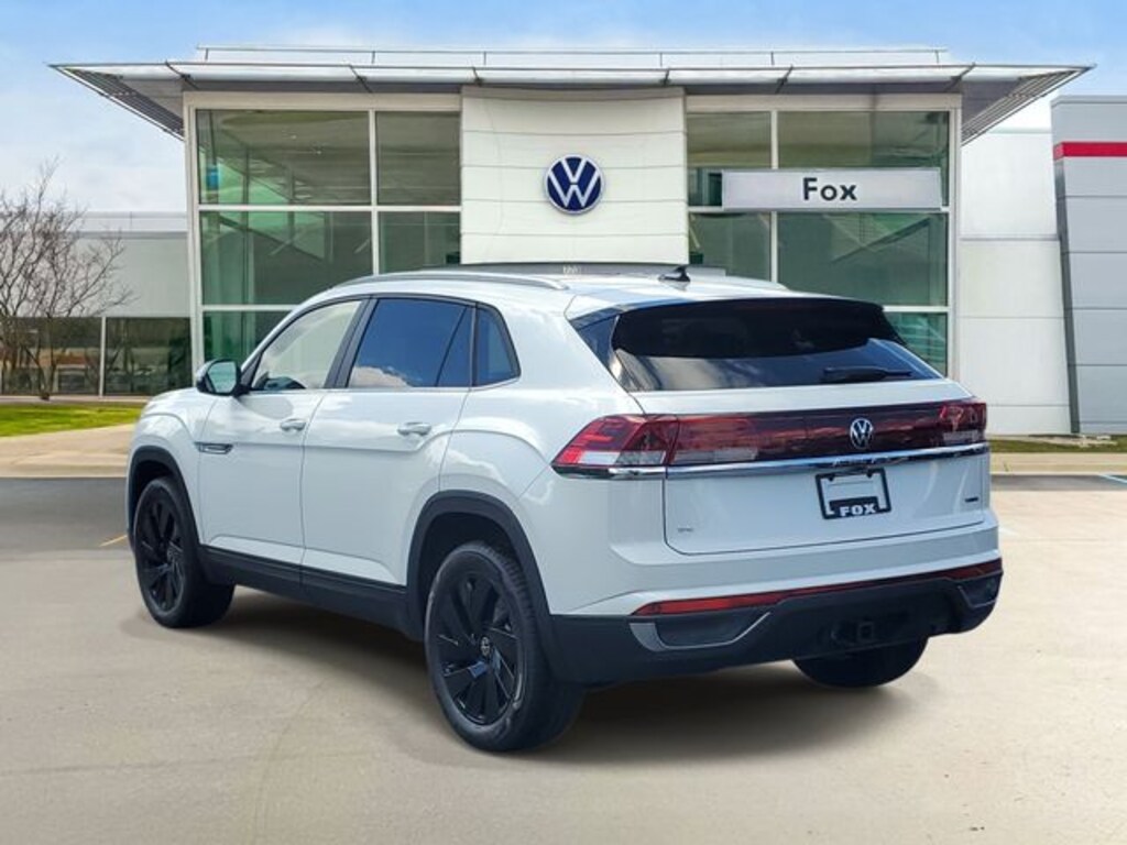 New 2026 Volkswagen Atlas Cross Sport 2.0T SE w/Technology SUV