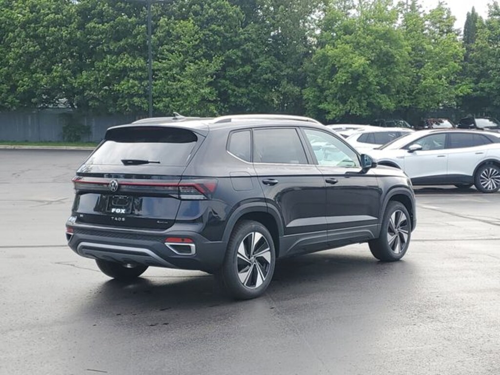 New 2026 Volkswagen Taos 1.5T SE SUV