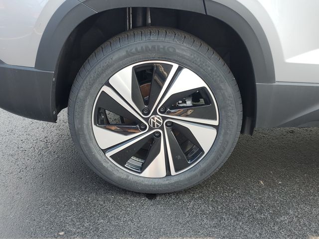 New 2026 Volkswagen Taos 1.5T SE SUV