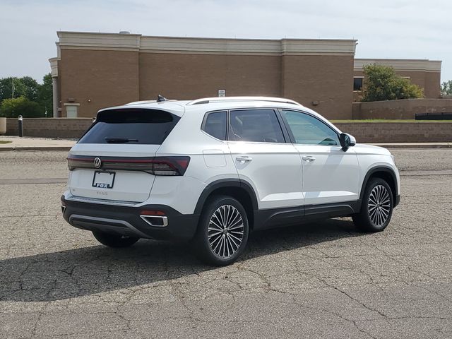 2025 Volkswagen Taos SE photo 3