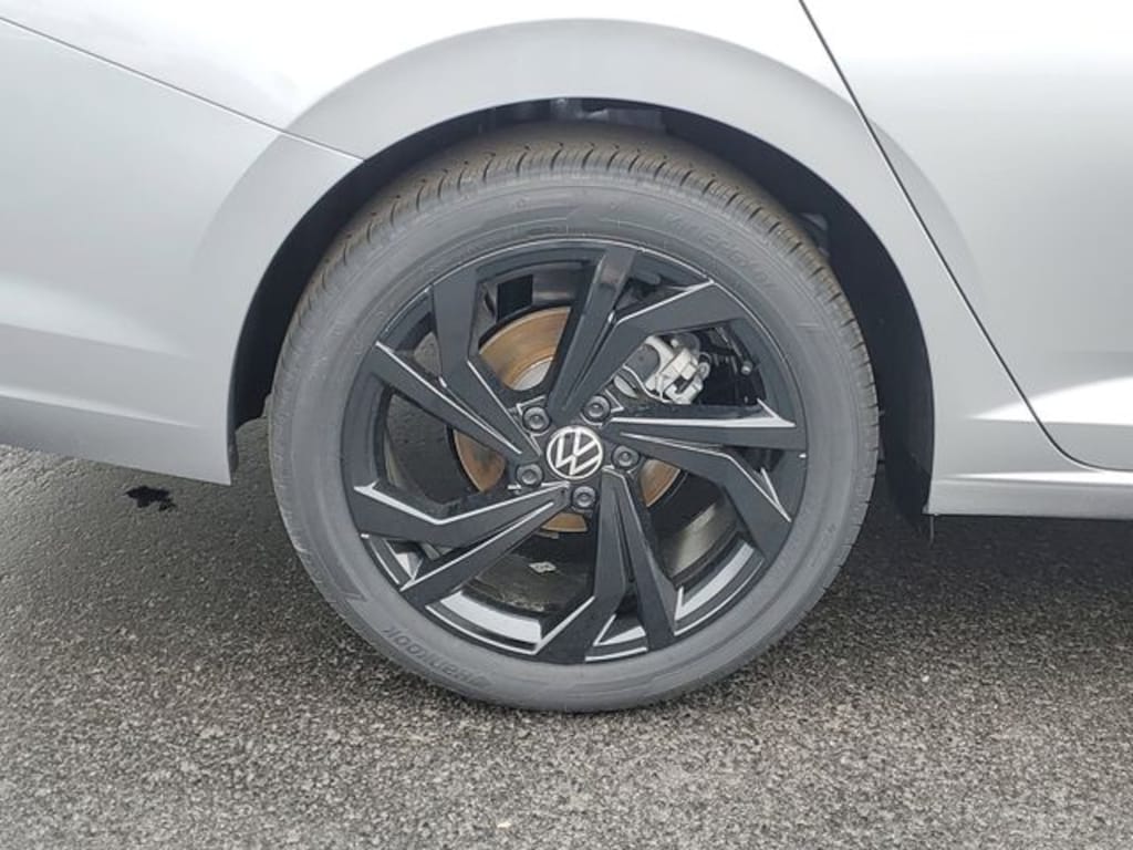 New 2026 Volkswagen Jetta 1.5T SE Sedan