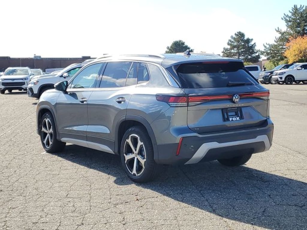 New 2026 Volkswagen Tiguan 2.0T SE SUV