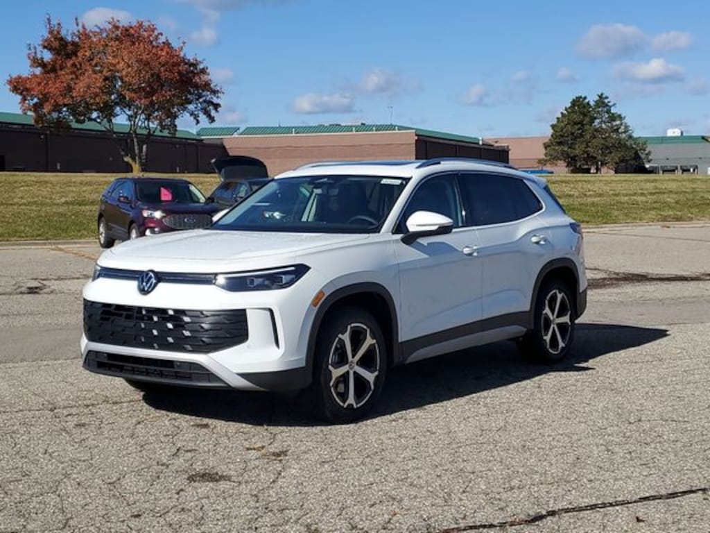 New 2026 Volkswagen Tiguan 2.0T SE SUV