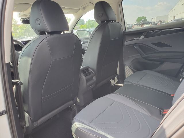 2026 Volkswagen Tiguan SE - Photo 16
