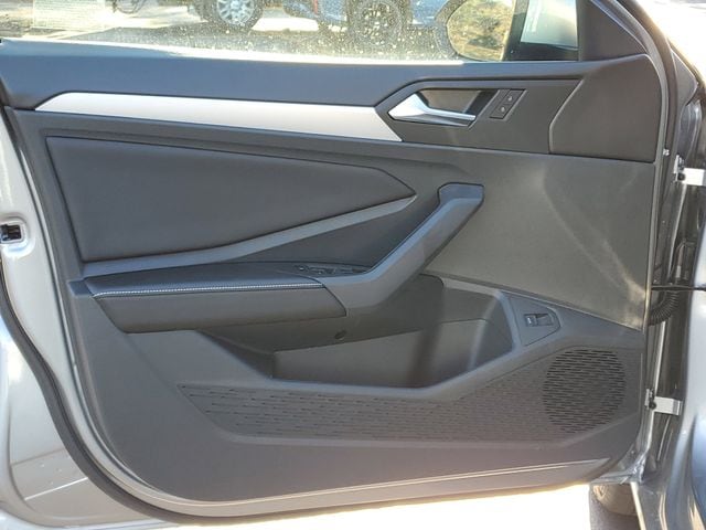 2026 Volkswagen Jetta Sport - Photo 8