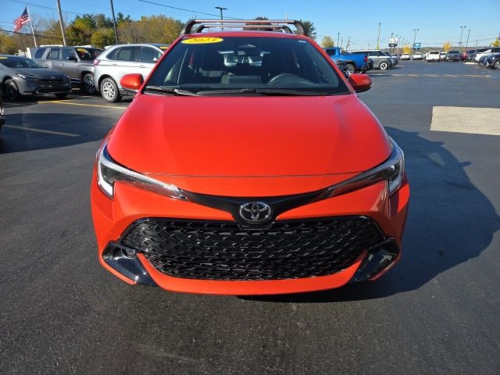 Used 2023 Toyota Corolla Hatchback SE Hatchback