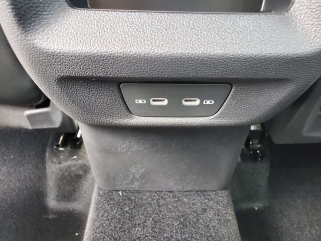 2026 Volkswagen Tiguan SE - Photo 17