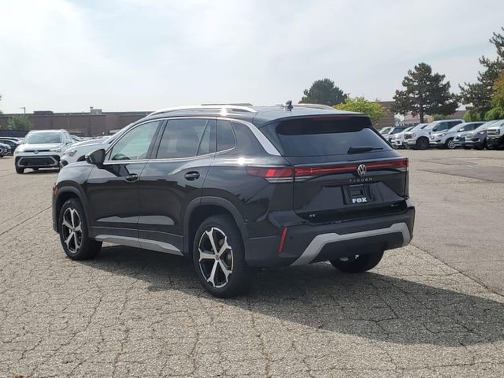 New 2025 Volkswagen Tiguan 2.0T SE SUV