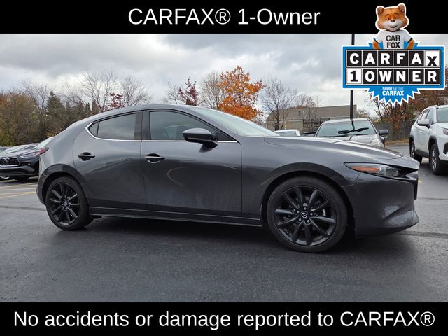 2020 Mazda Mazda3 Premium Hatchback photo 3