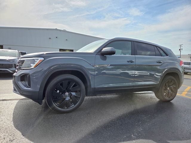 2024 Volkswagen Atlas Cross Sport 2.0T SE w/Tech 4MOTION's photo