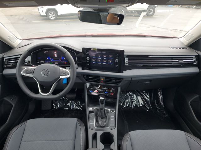 2025 Volkswagen Jetta SE - Photo 25