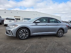 used 2025 Volkswagen Jetta 1.5T SE Sedan for sale near detroit