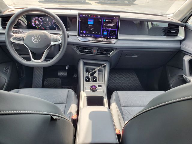 2026 Volkswagen Tiguan SE - Photo 18
