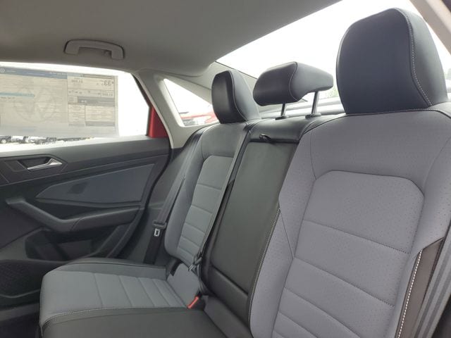 2025 Volkswagen Jetta SE - Photo 28