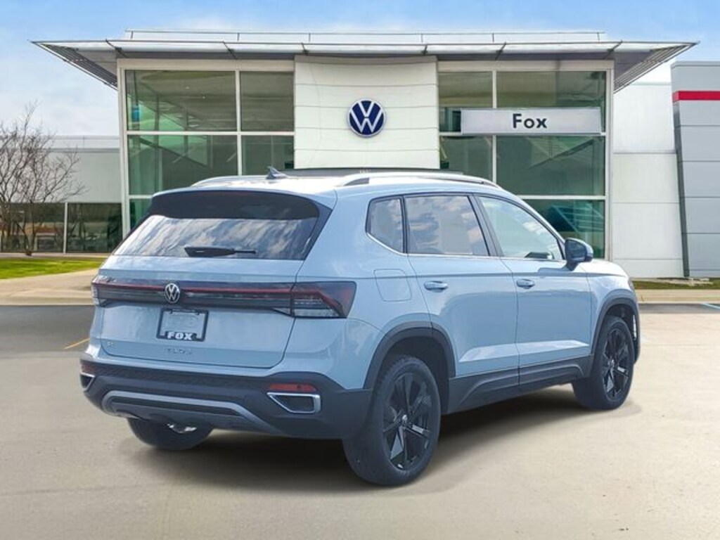 New 2026 Volkswagen Taos 1.5T SE SUV