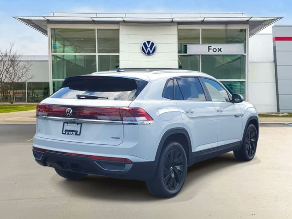New 2026 Volkswagen Atlas Cross Sport 2.0T SE w/Technology SUV