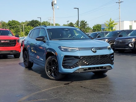 2026 Volkswagen Tiguan 2.0T SE R-Line Black SUV