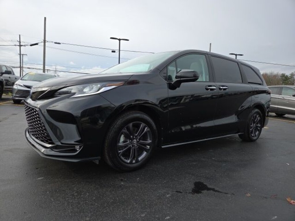 Used 2025 Toyota Sienna XSE 7 Passenger Van Passenger Van