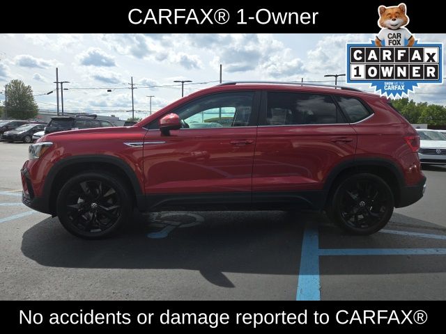 2022 Volkswagen Taos SE photo 3