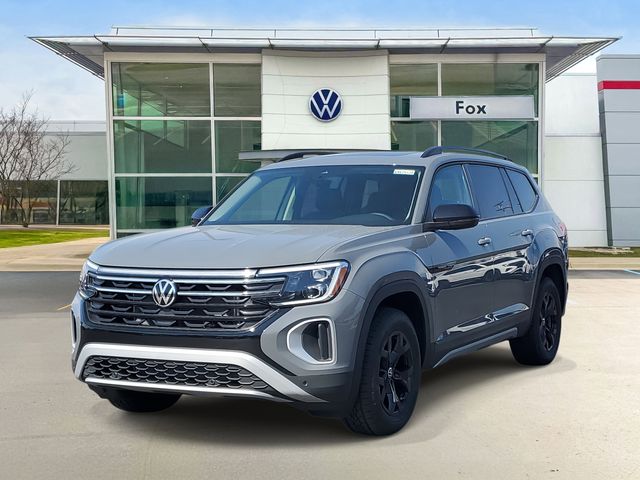 2025 Volkswagen Atlas Peak Edition SE photo 2
