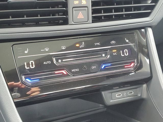 2025 Volkswagen Jetta SE - Photo 21