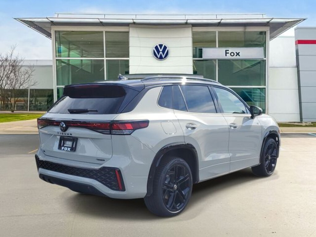 New 2026 Volkswagen Tiguan SE R-Line Black SUV