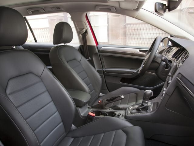 Volkswagen Golf Alltrack interior