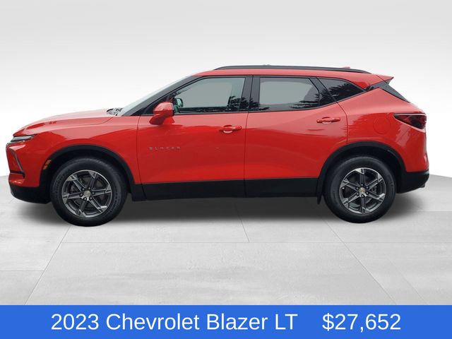 2023 Chevrolet Blazer 2LT photo 2