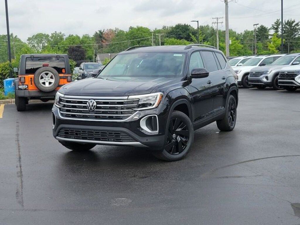 New 2026 Volkswagen Atlas SE w/Technology SUV